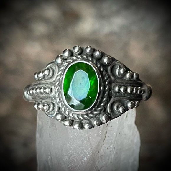Vintage Jewelry - Vintage Chrome Diopside Sterling Silver Ring